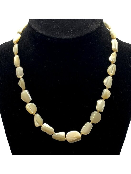 Les Bernard Jewelry - Vintage Mother of Pearl Shell Bead Necklace Les Bernard 50's 60's Retro MCM 16"